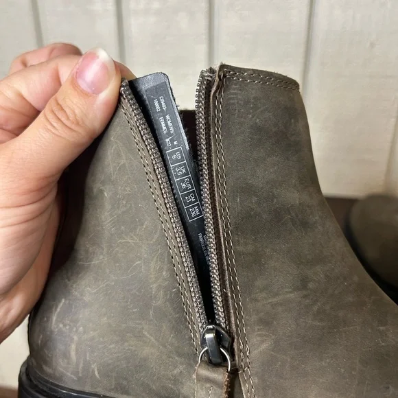 Rockport Ryleigh Gore Waterproof Chelsea Boots, size 6. - Picture 7 of 8